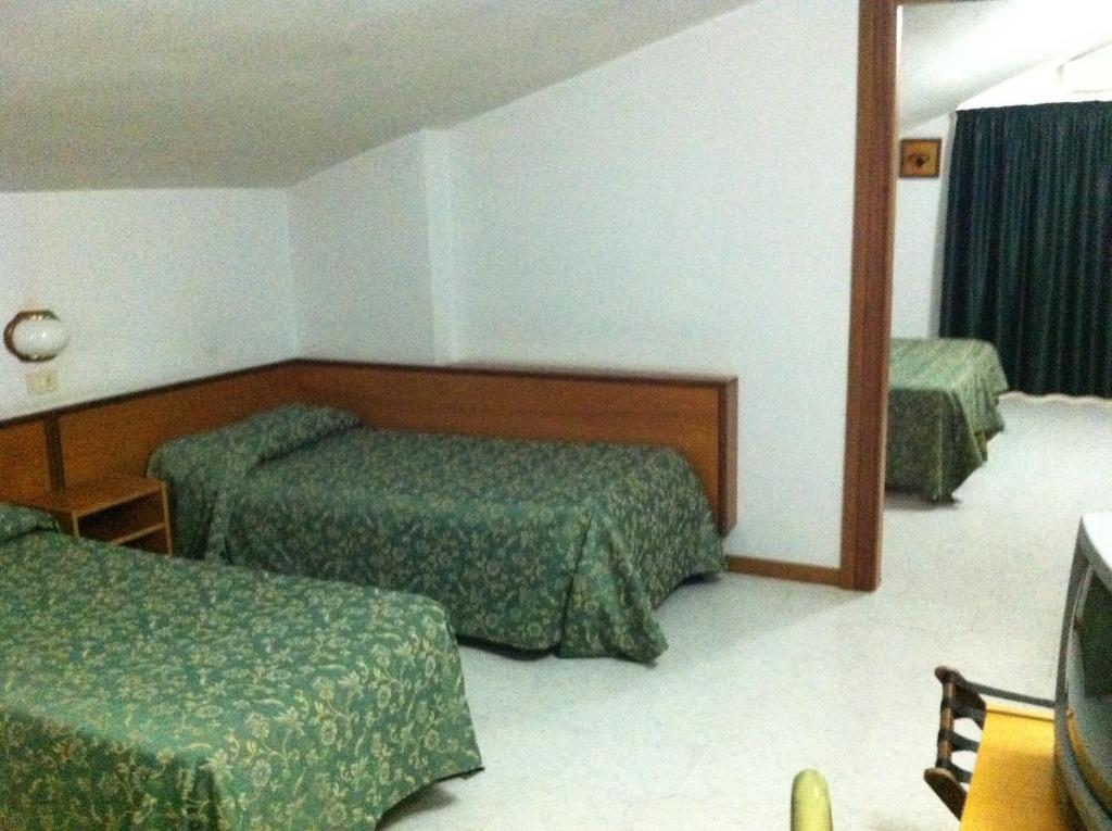 Hotel Atleti Foggia Habitación foto
